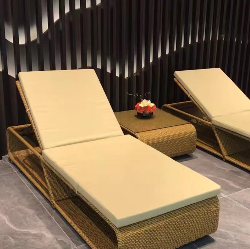 Outdoor Furniture In Bali - 調節可能なトロピカルバリ家具ホテルプールラタン屋外ラウンジャー