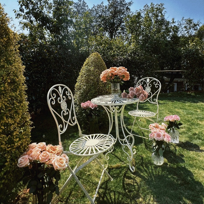 フランスのヴィンテージ鉄製テーブルと椅子、中空デザインのカフ - Outdoor Furniture Cafe のレビューと価格